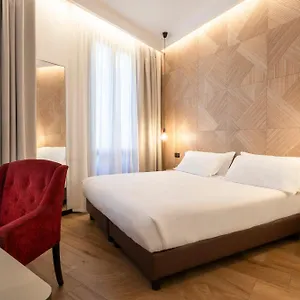 London Otel Milano