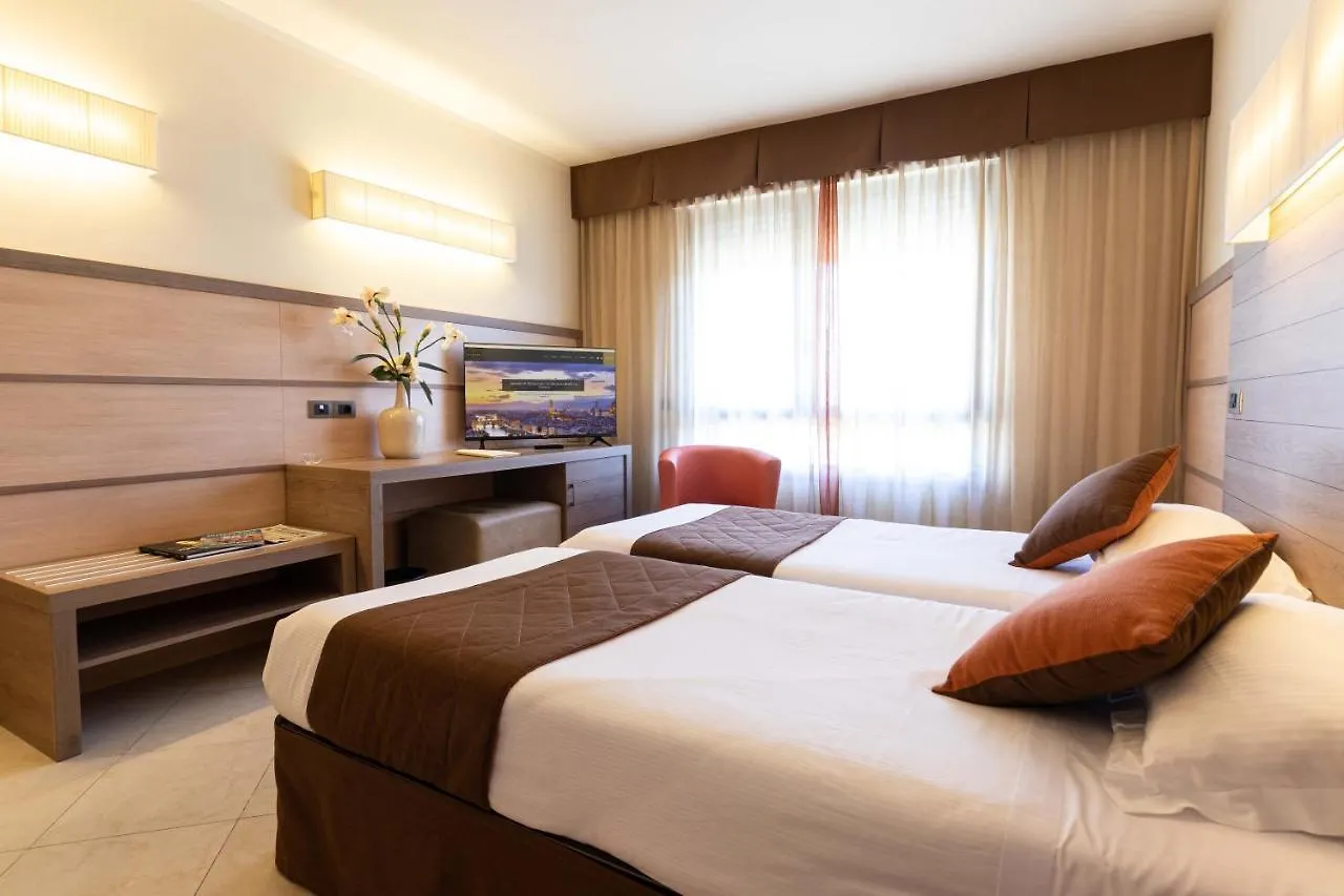 **** Otel Nilhotel Floransa İtalya