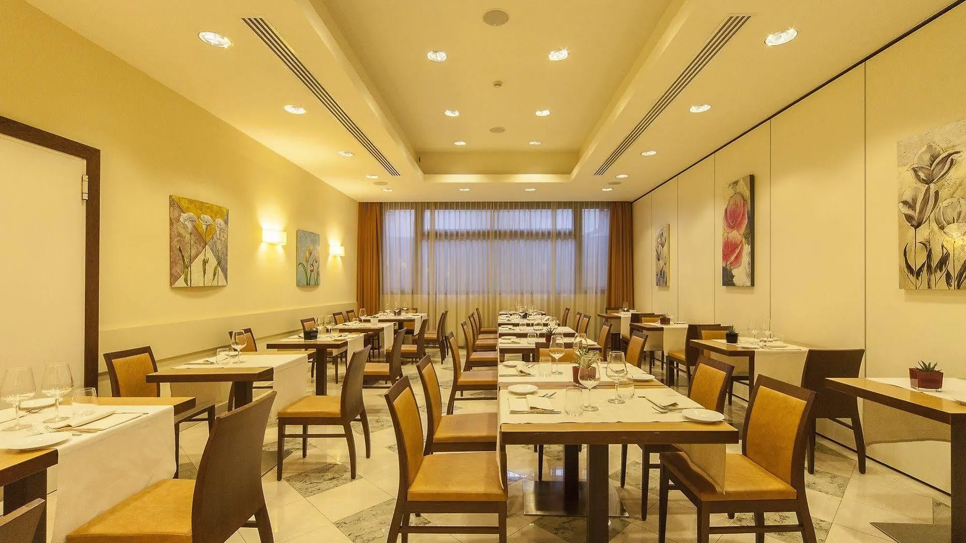 Nilhotel Florence 4*,